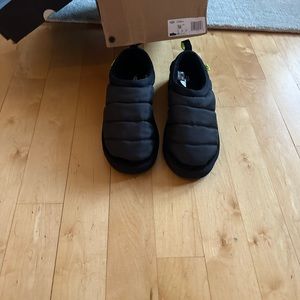 New Ugg Slippers at 60+ percent off
